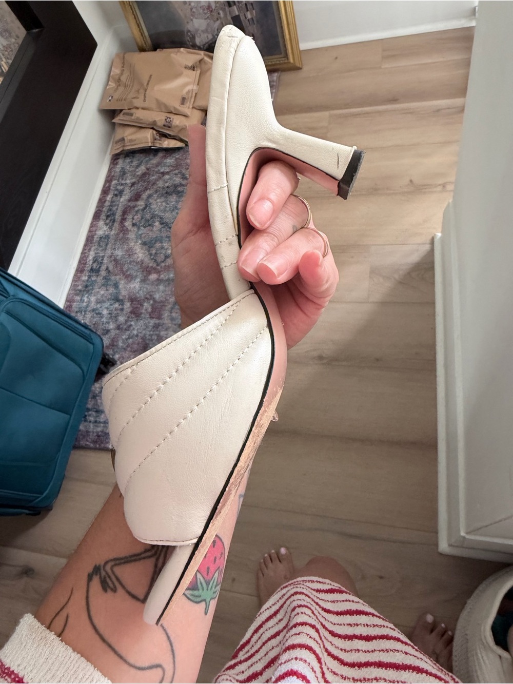 Interlocking G Leather Sandal - Picture 11 of 12